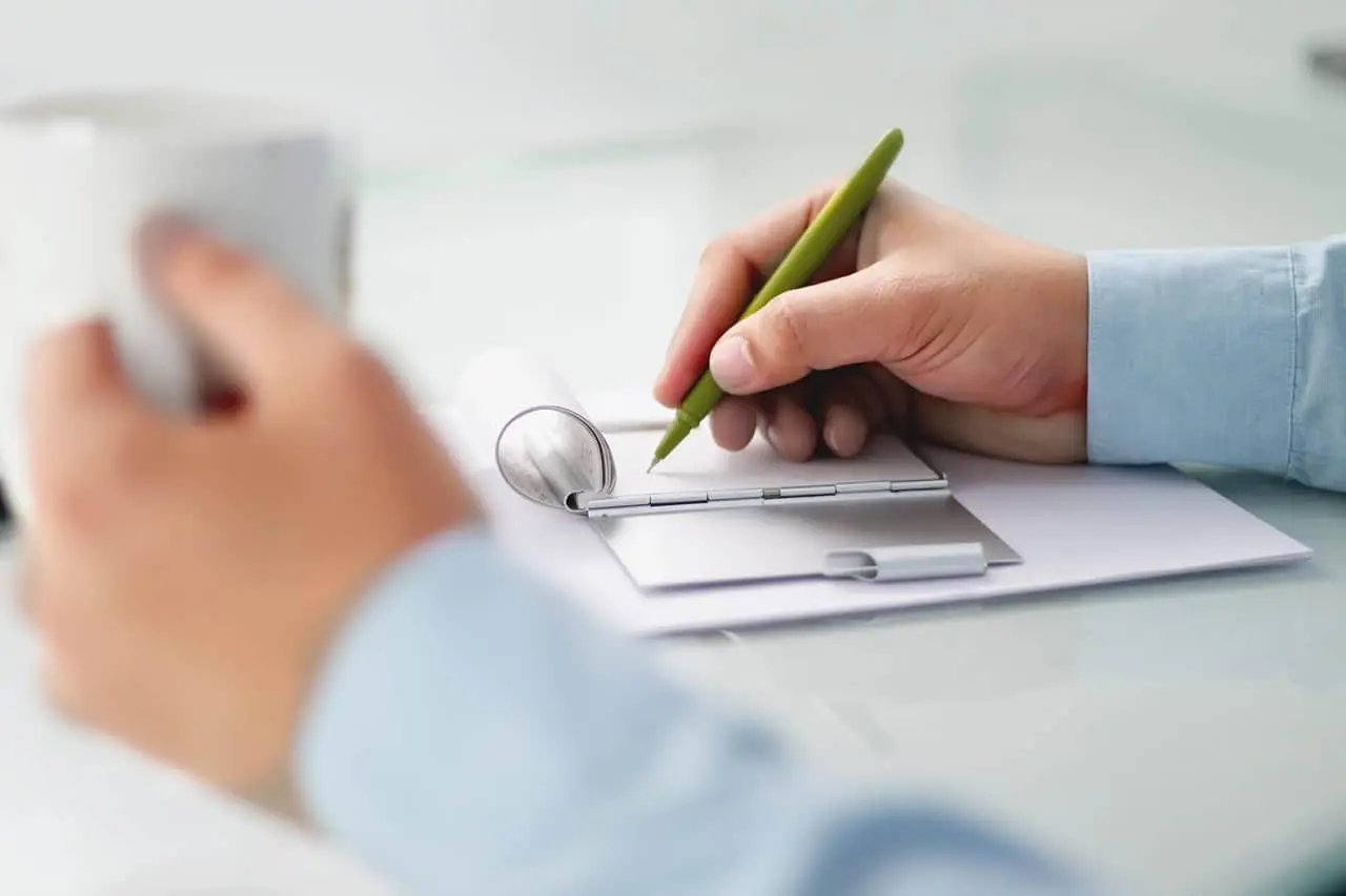 Illustration Tablet of hiring manager